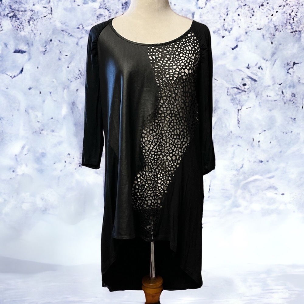 BKE boutique by Buckle black 3/4 length sleeve top with die cut faux leather